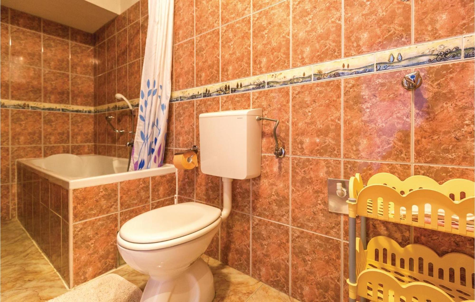 Nice Apartment In Makarska With House Sea View Экстерьер фото